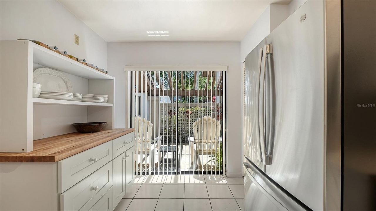 4557 Kingsmere, Unit 23, Sarasota, FL 34235 Photo