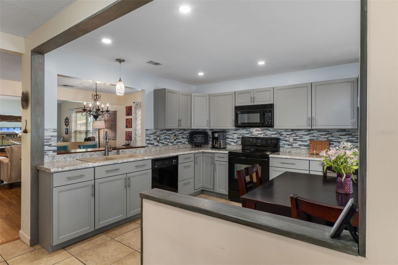 35120 Whispering Oaks Boulevard , Dade City, FL 33523 Photo