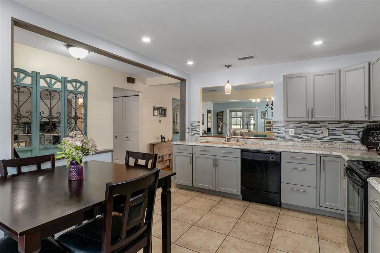 35120 Whispering Oaks Boulevard , Dade City, FL 33523 Photo