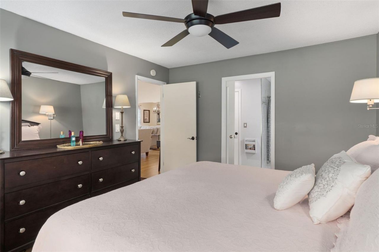 35120 Whispering Oaks Boulevard , Dade City, FL 33523 Photo