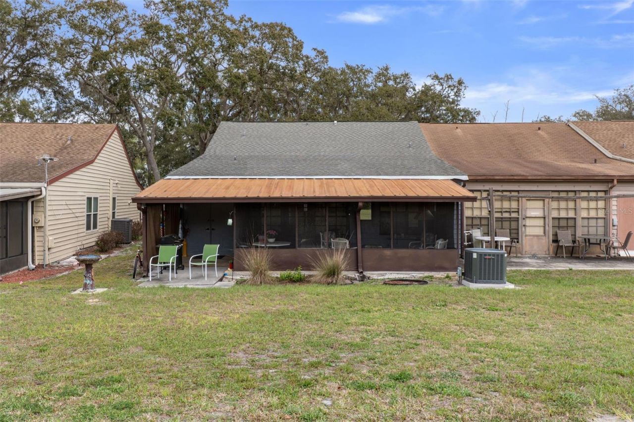 35120 Whispering Oaks Boulevard , Dade City, FL 33523 Photo