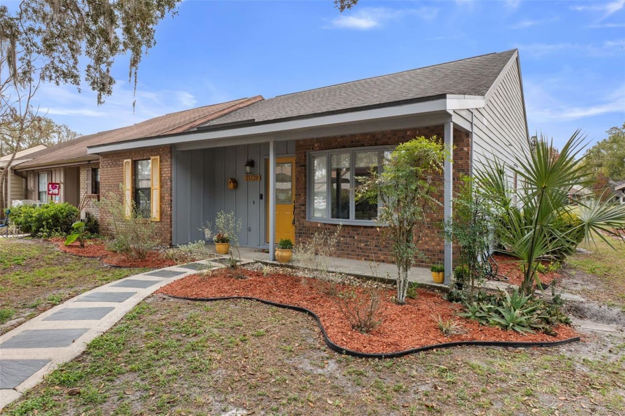 35120 Whispering Oaks Boulevard , Dade City, FL 33523 Photo