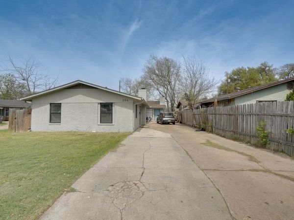 304 John Nance Garner CIR, Unit A2, Austin, TX 78753