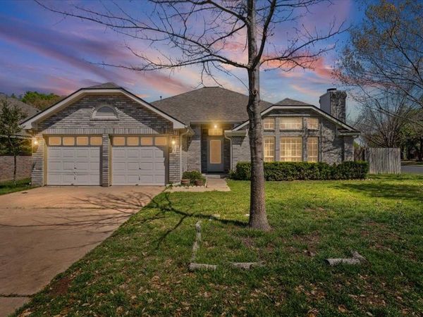 8900 MARTHAS DR, Austin, TX 78717