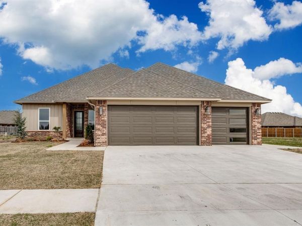 2900 River Birch Lane, Yukon, OK 73099