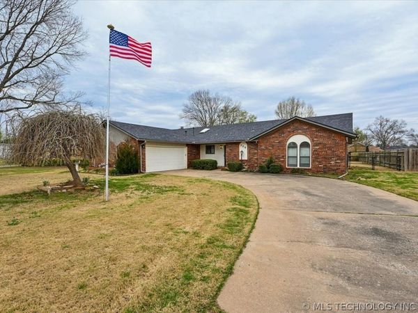 725 Magnolia Court , Broken Arrow, OK 74011