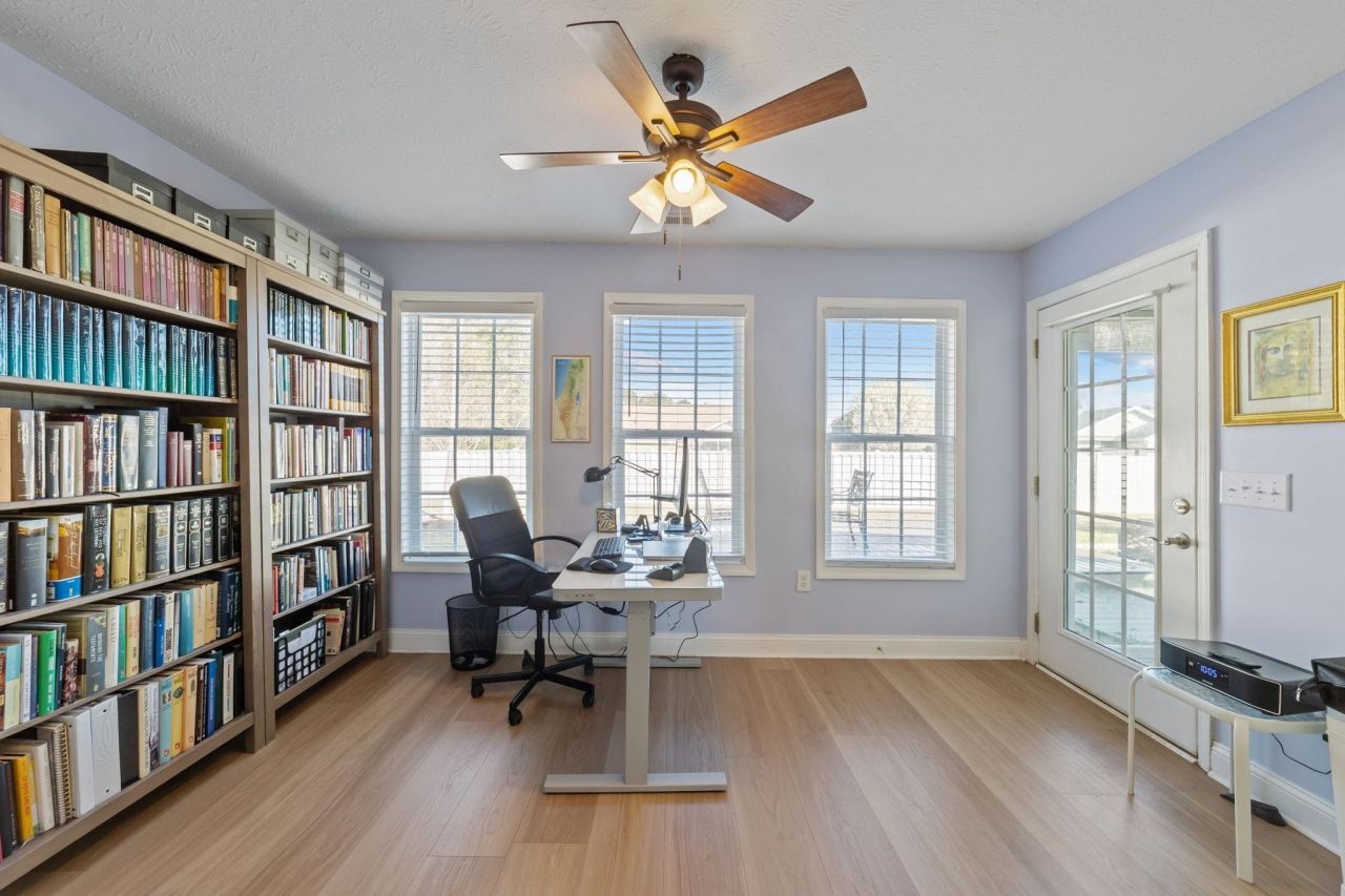 1508 Odiham Pl. Photo 11