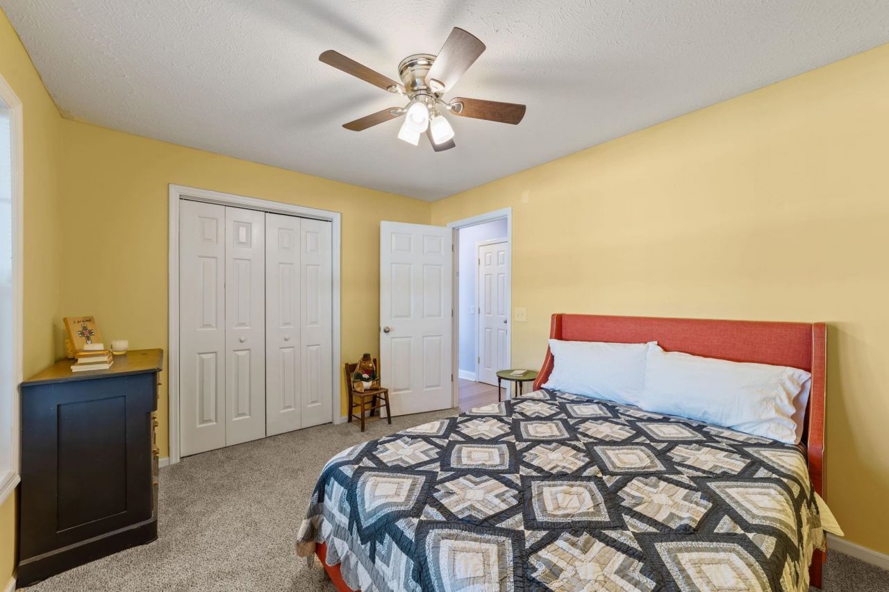 1508 Odiham Pl. Photo 17