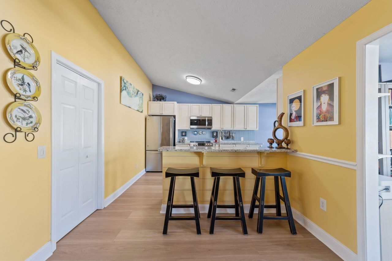 1508 Odiham Pl. Photo 5