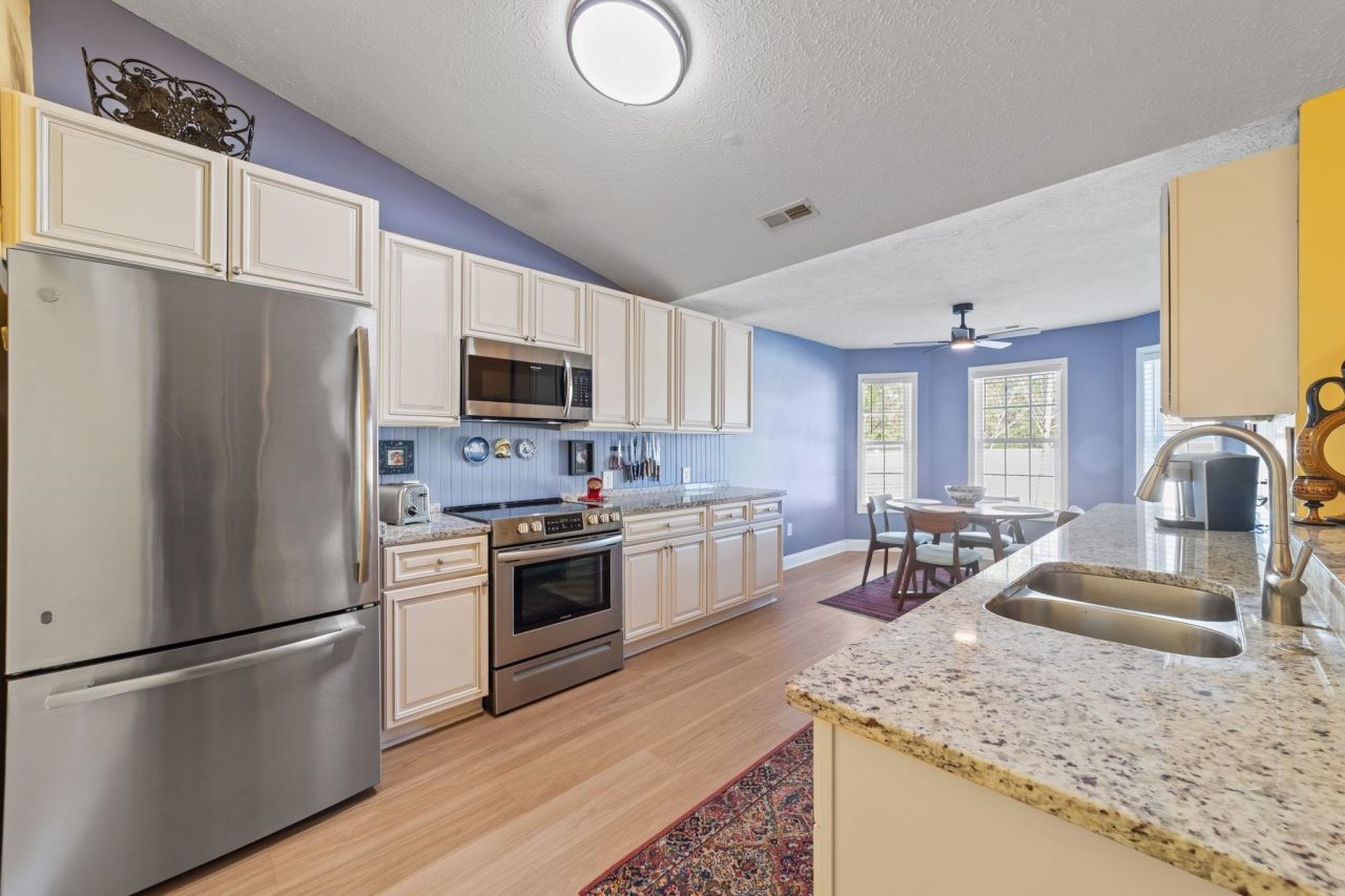 1508 Odiham Pl. Photo 7