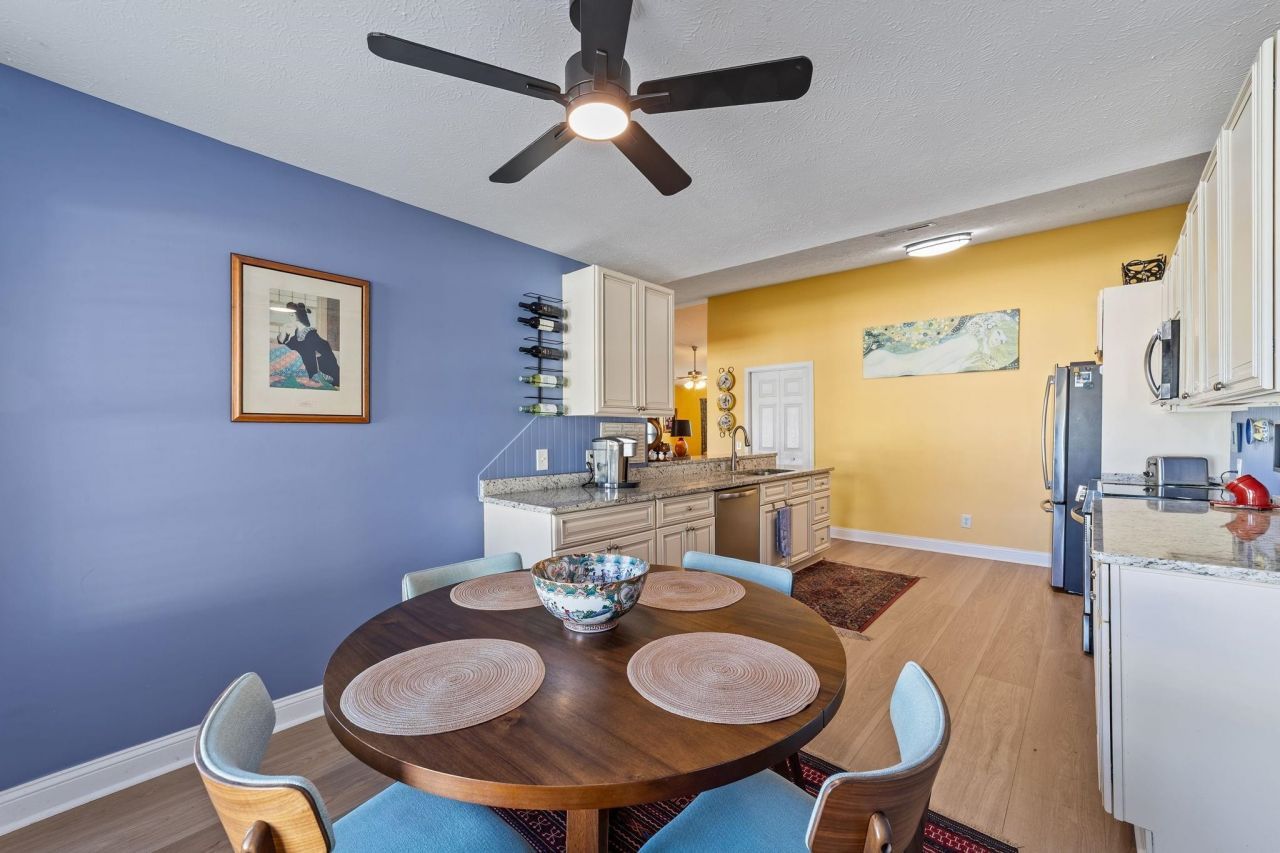 1508 Odiham Pl. Photo 9