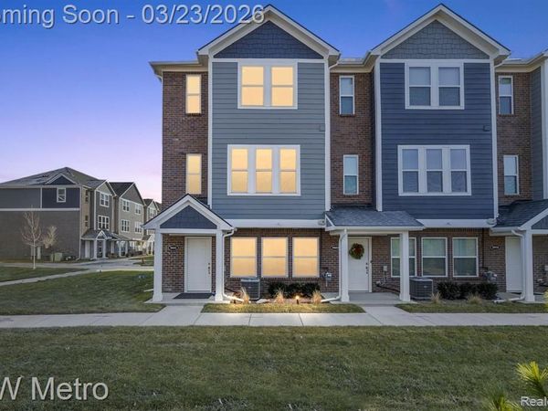 5931 Stella, Troy, MI 48085