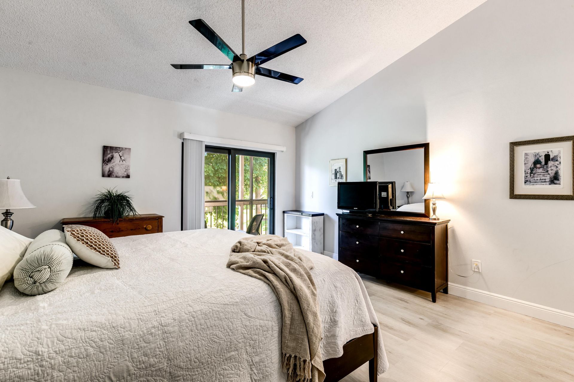 11863 Wimbledon Circle, Unit 526, Wellington, FL 33414 Photo