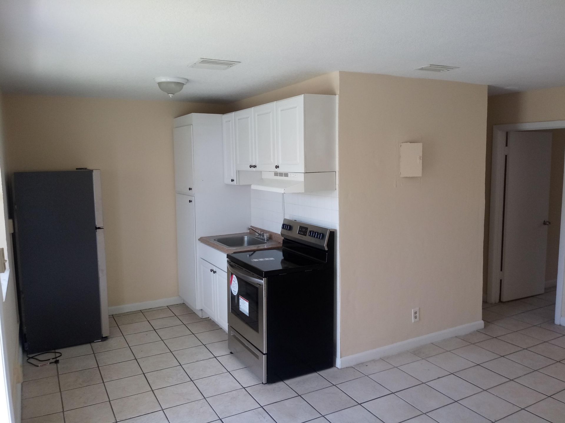 1011 NW 8th Street, Unit 3, Hallandale Beach, FL 33009 Photo
