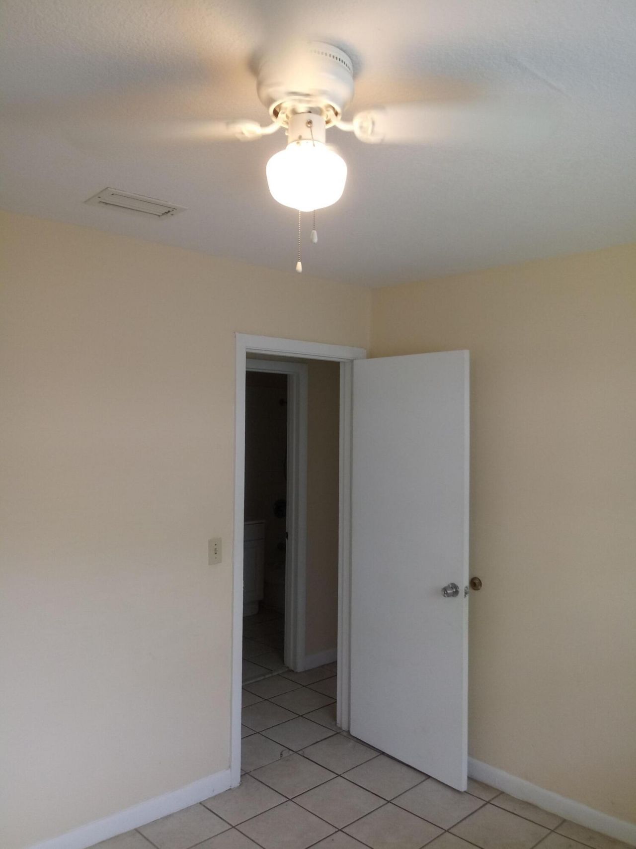 1011 NW 8th Street, Unit 3, Hallandale Beach, FL 33009 Photo