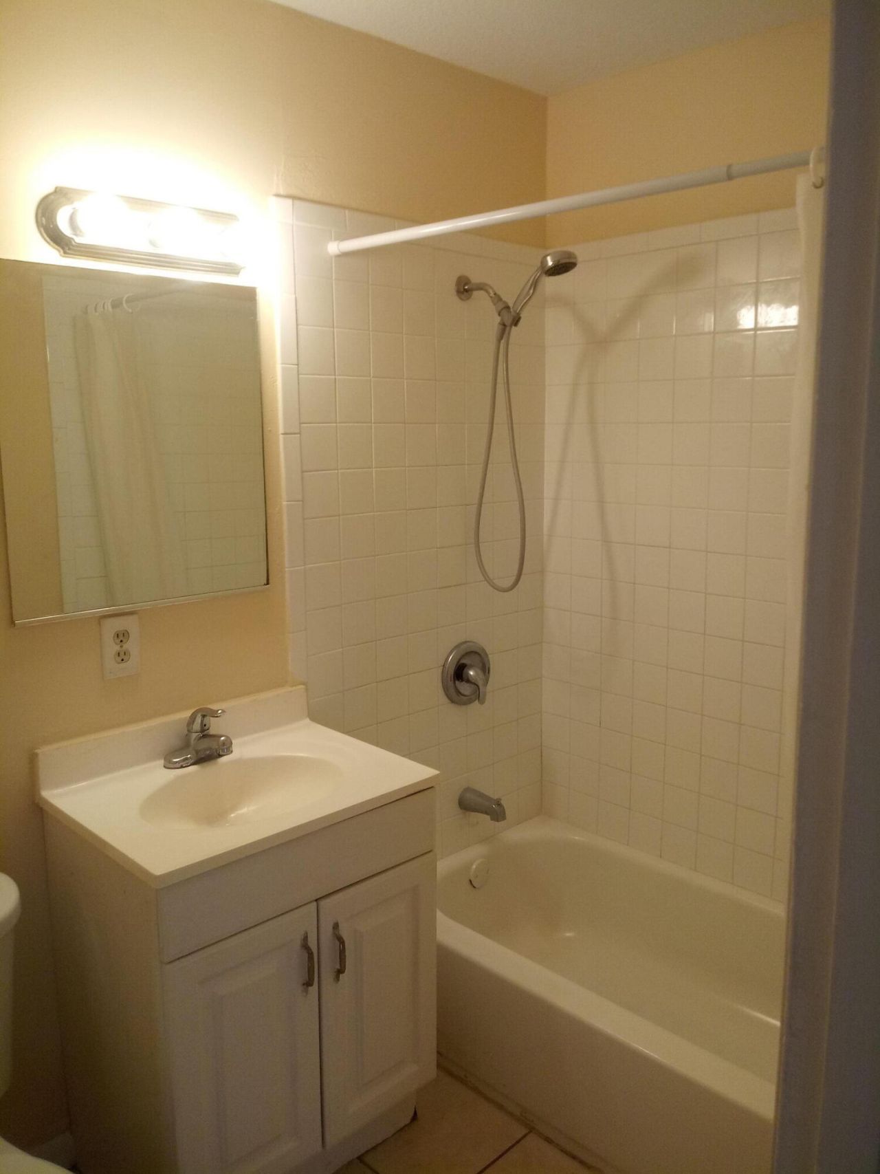 1011 NW 8th Street, Unit 3, Hallandale Beach, FL 33009 Photo