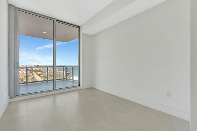 220 Lake Shore Drive, Unit 2105, Lake Park, FL 33403 Photo