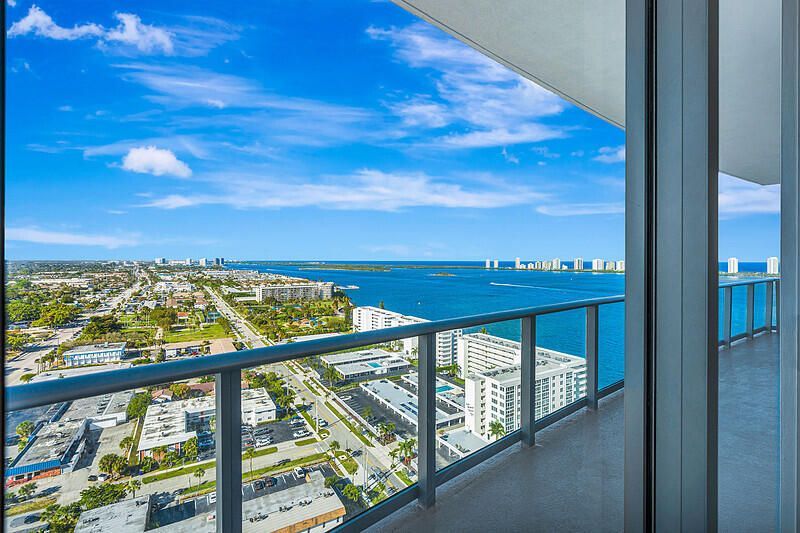 220 Lake Shore Drive, Unit 2105, Lake Park, FL 33403 Photo
