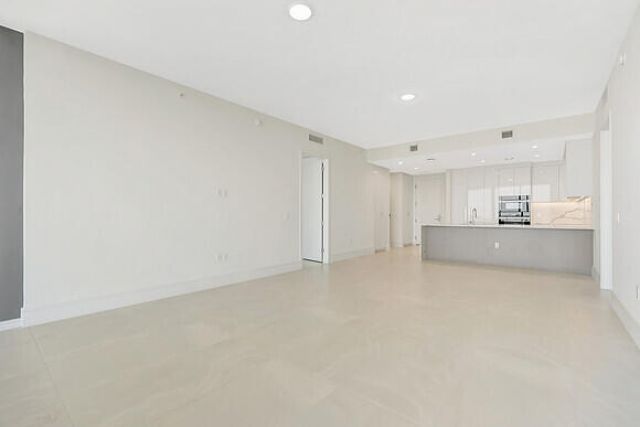 220 Lake Shore Drive, Unit 2105, Lake Park, FL 33403 Photo