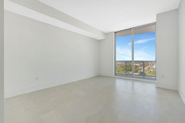 220 Lake Shore Drive, Unit 2105, Lake Park, FL 33403 Photo