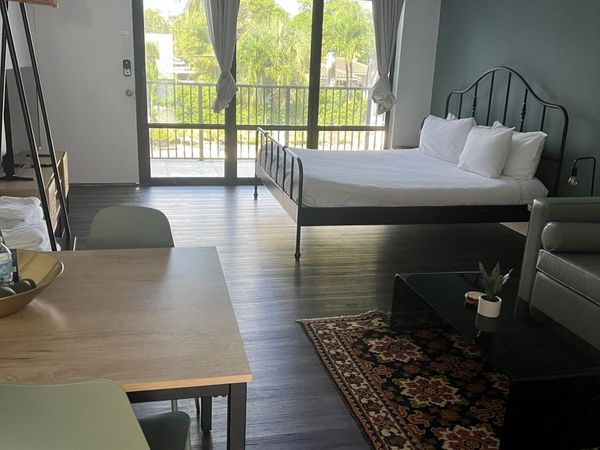 2100 NE 33rd Avenue, Unit 306, Fort Lauderdale, FL 33305