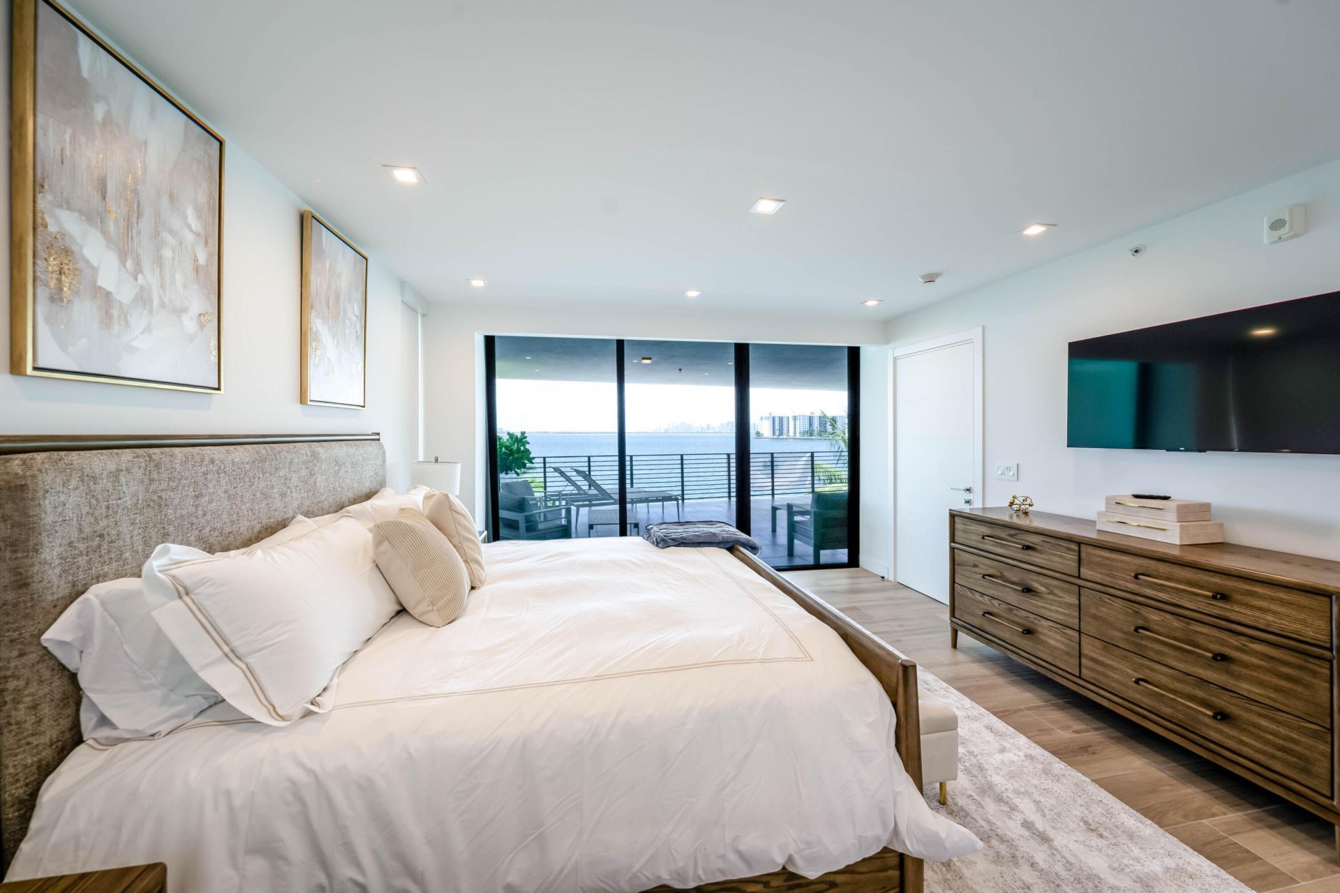 1930 Bay Drive, Miami Beach, FL 33141 Photo