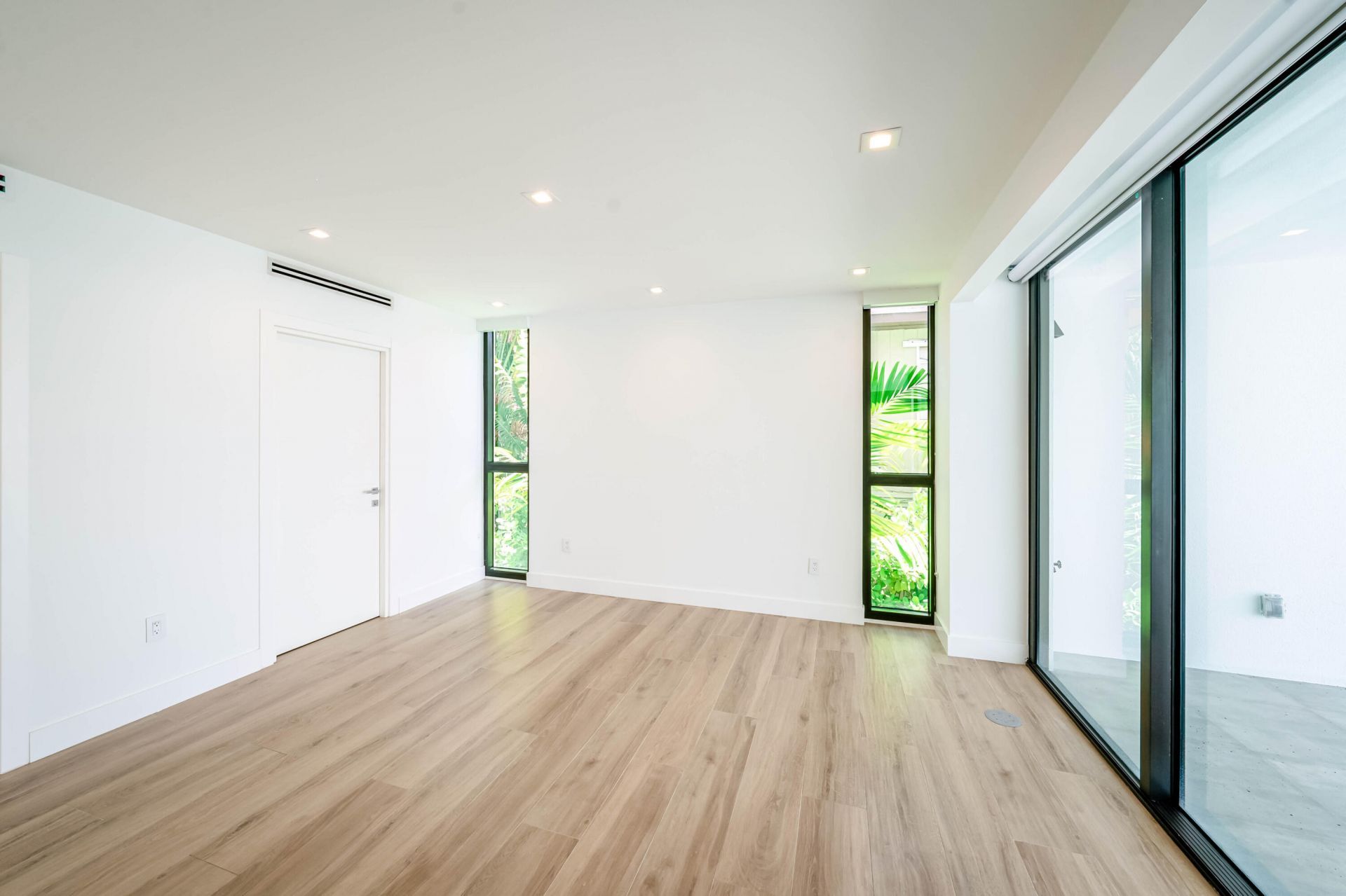 1930 Bay Drive, Miami Beach, FL 33141 Photo