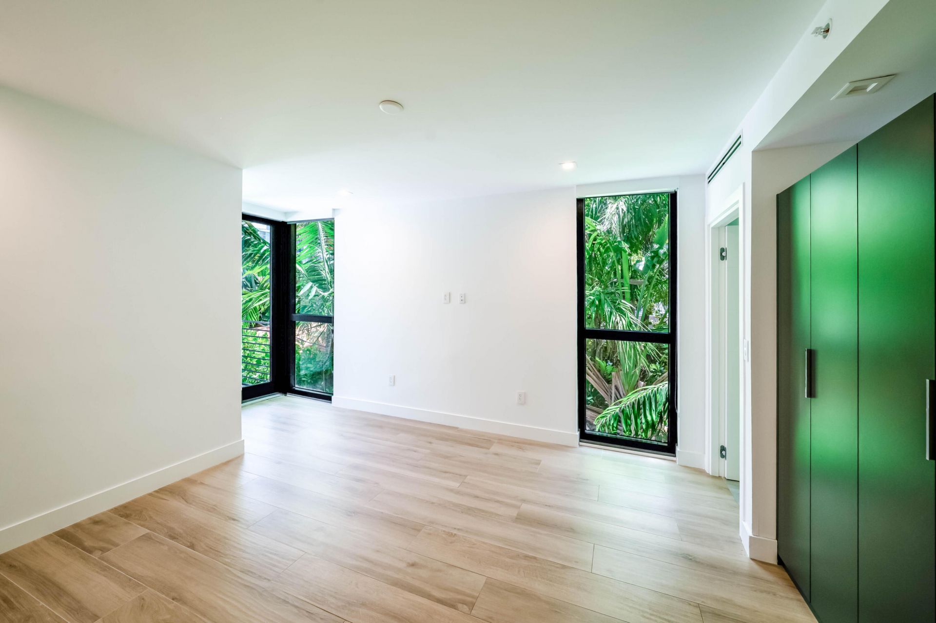 1930 Bay Drive, Miami Beach, FL 33141 Photo