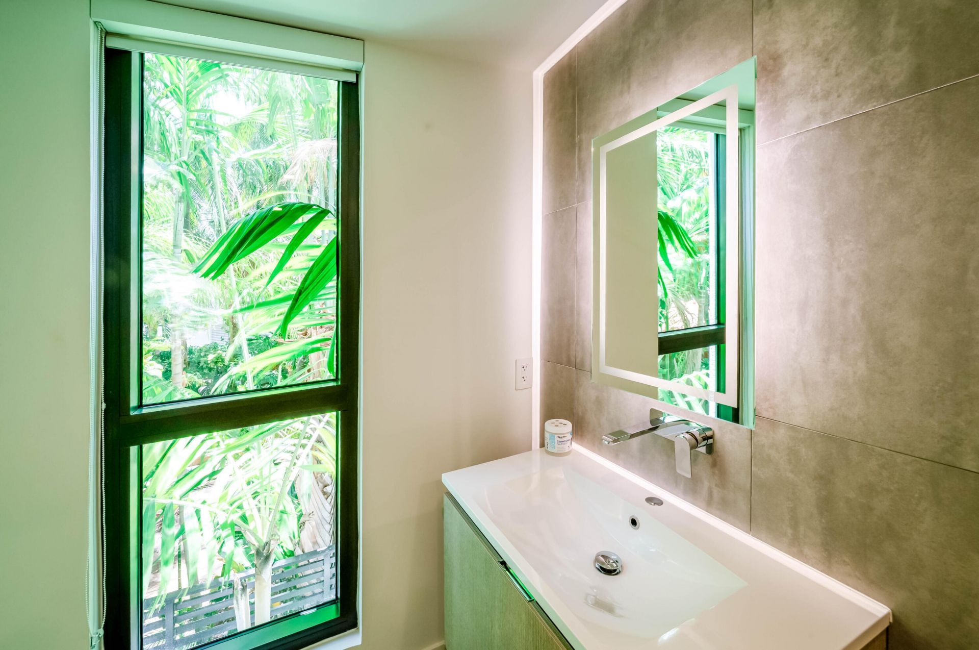 1930 Bay Drive, Miami Beach, FL 33141 Photo