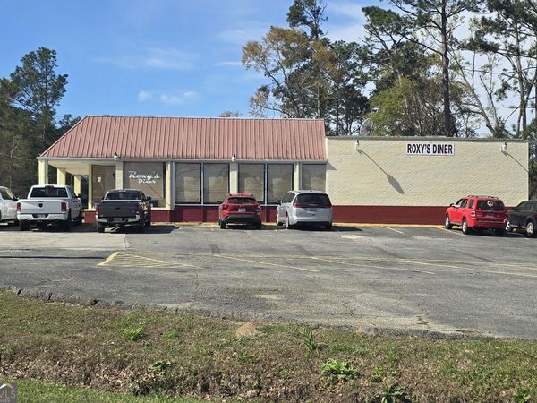 448 S State Street, Lyons, GA 30436