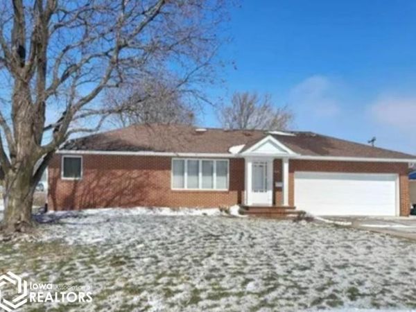 303 Bryngelson Drive, Marshalltown, IA 50158