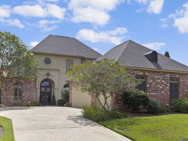 18556 Fairway Oaks Ct, Baton Rouge, LA 70809