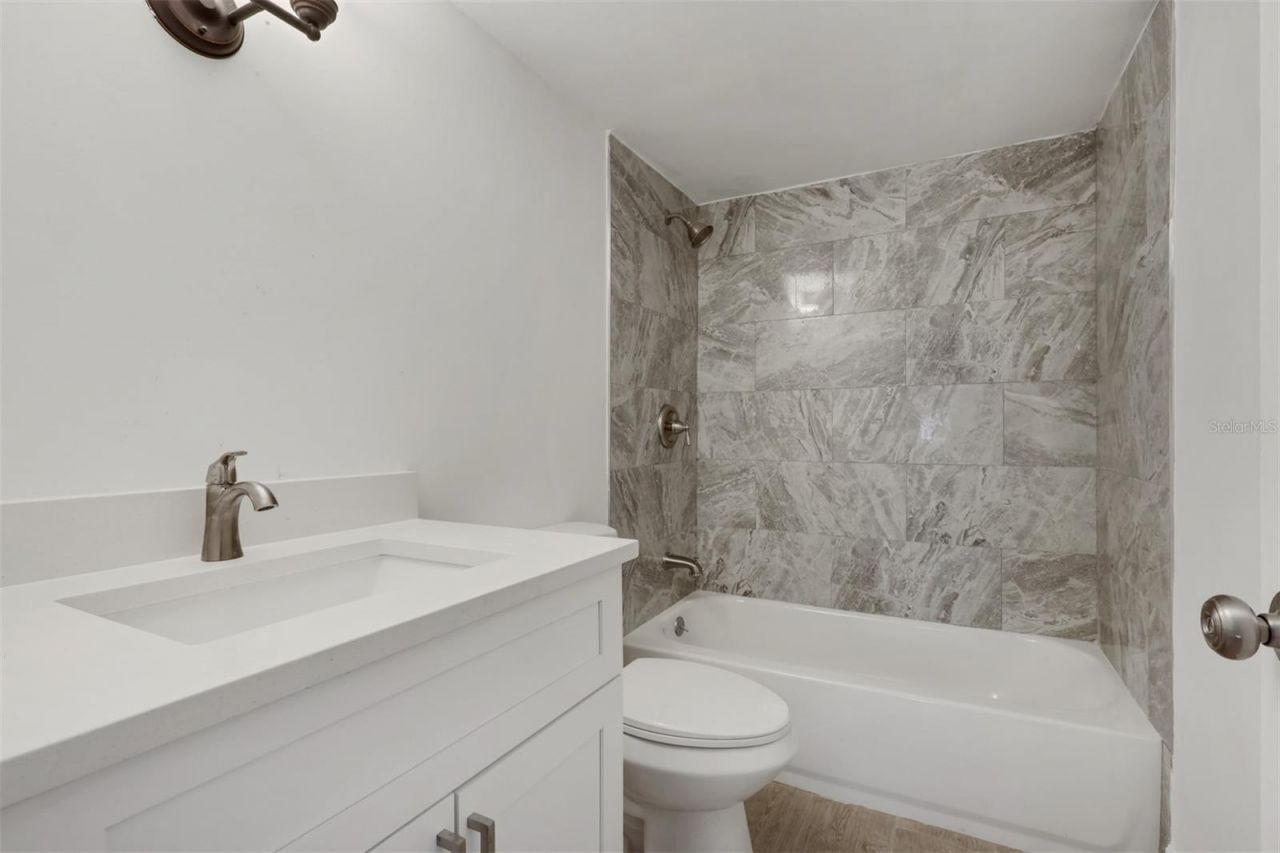 2366 E Mall Drive, Unit 101, Fort Myers, FL 33901 Photo