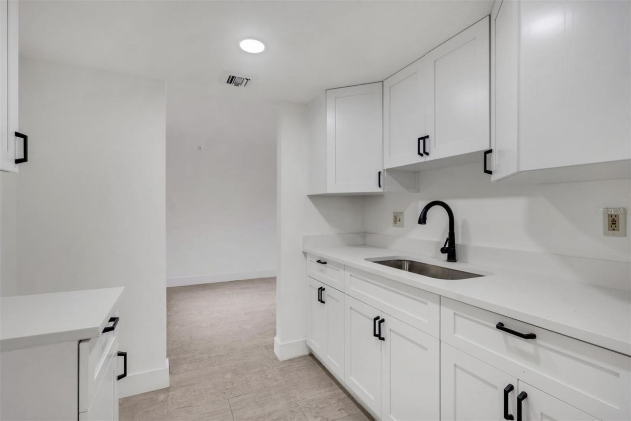 2366 E Mall Drive, Unit 101, Fort Myers, FL 33901 Photo