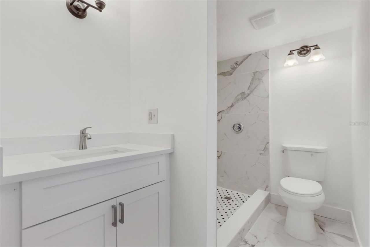 2366 E Mall Drive , Unit 101, Fort Myers, FL 33901 Photo