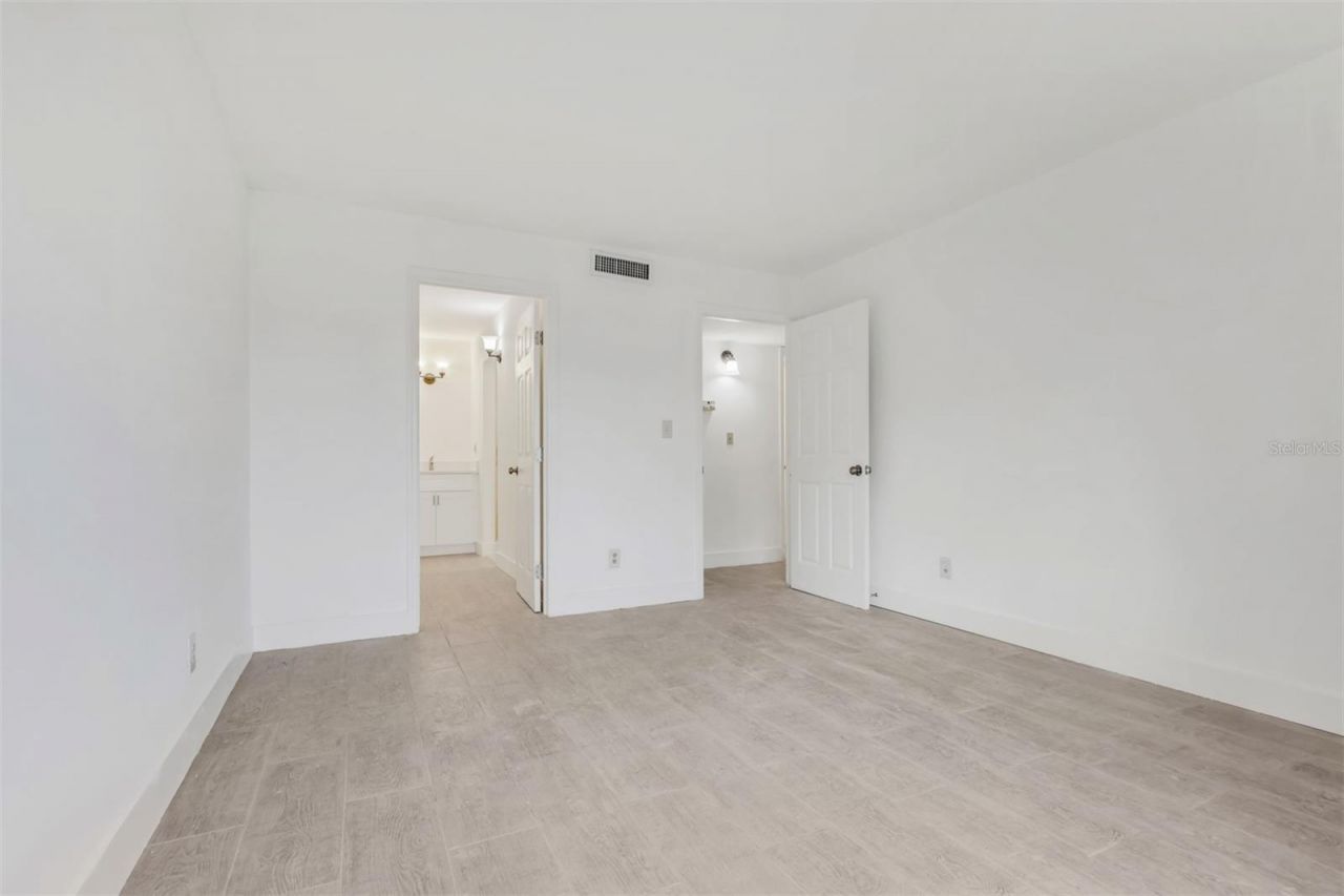 2366 E Mall Drive, Unit 101, Fort Myers, FL 33901 Photo