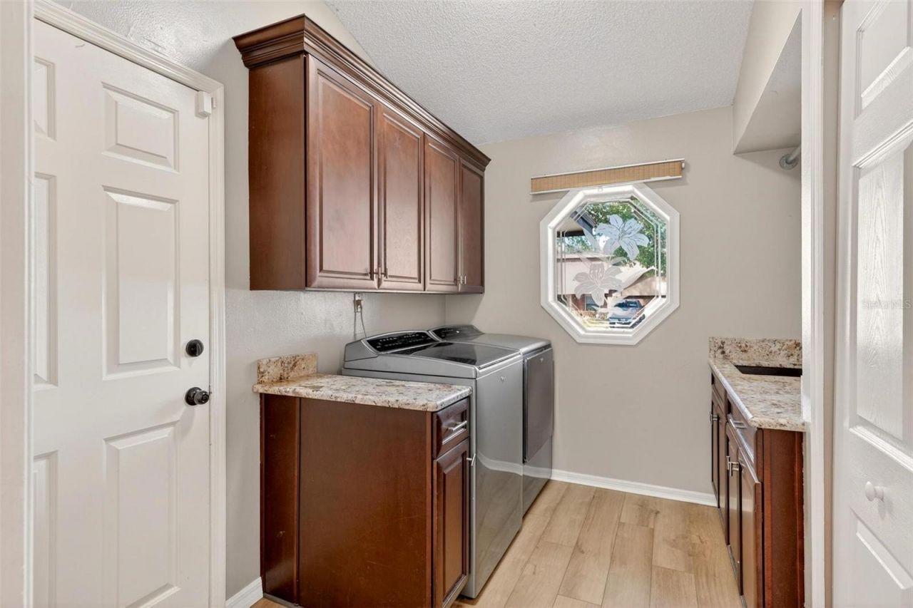 4433 Winderwood Circle, Orlando, FL 32835 Photo