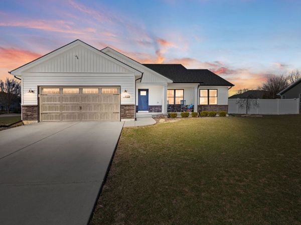 1059 Hummingbird Lane , Peotone, IL 60468