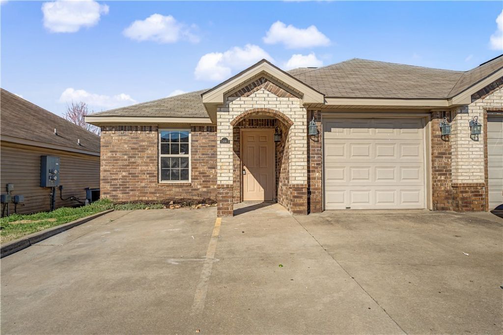 3306 SW Victoria Place, Unit 2, Bentonville, AR 72712 Main Photo