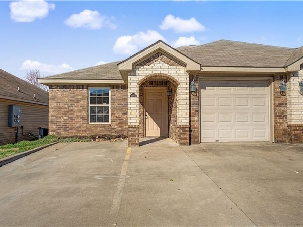 3306 SW Victoria Place, Unit 2, Bentonville, AR 72712
