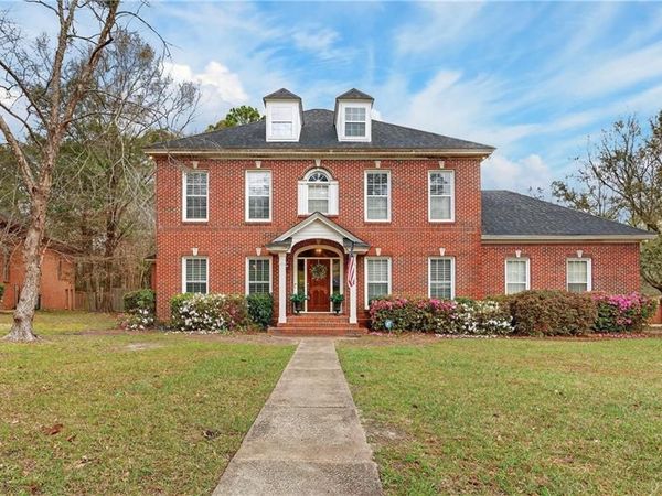 7000 Charleston Oaks Drive N, Mobile, AL 36695