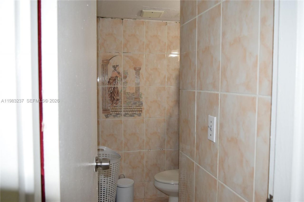 1335 W 68th St , Unit 106, Hialeah, FL 33014 Photo