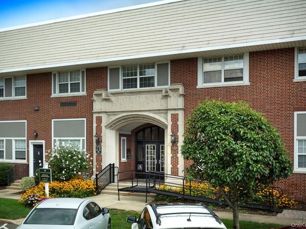 425 Newbridge Road , Unit 28, East Meadow, NY 11554