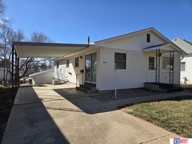 1227 F Street, Fairbury, NE 68352