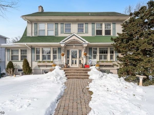 23 Pleasant Pl, Kearny, NJ 07032