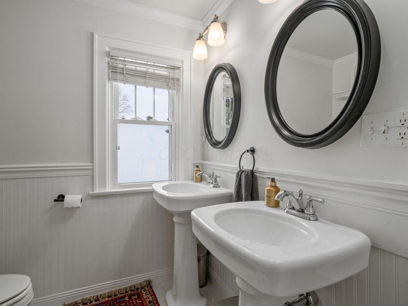 661 S Cassingham Road, Columbus, OH 43209 Photo 38