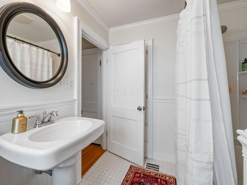 661 S Cassingham Road, Columbus, OH 43209 Photo 39