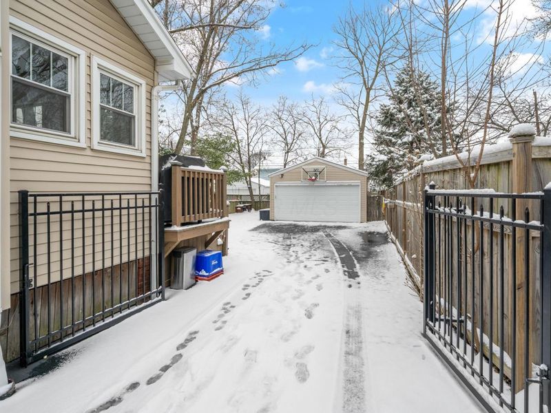 661 S Cassingham Road, Columbus, OH 43209 Photo 49