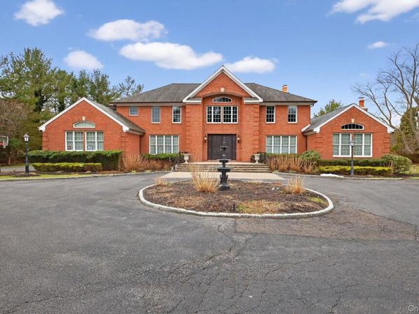 301 Berry Hill Road , Oyster Bay Cove, NY 11791