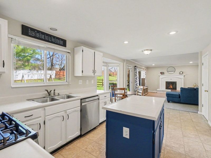 8430 Woodcreek Drive, Florence, KY 41042 Photo 7